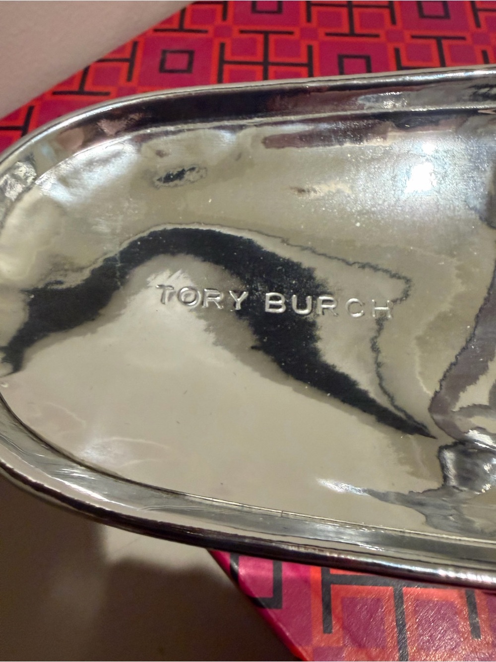 Tory Burch Metallic Silver Logo Thong Sandals - Picture 6 of 9
